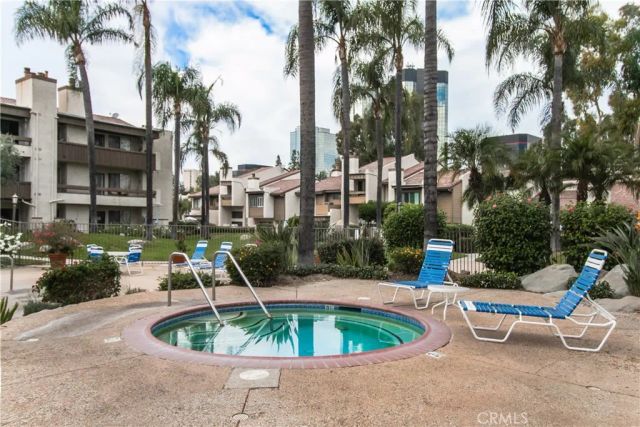 21500 Califa 97, Woodland Hills, CA 91367