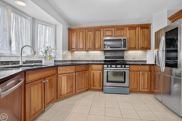 20415 Balmoral Drive, Macomb, MI 48044