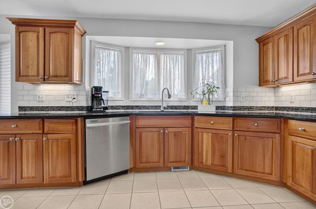 20415 Balmoral Drive, Macomb, MI 48044