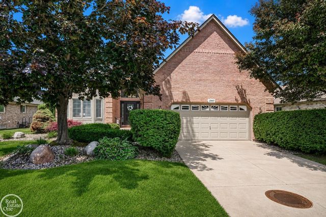 20415 Balmoral Drive, Macomb, MI 48044