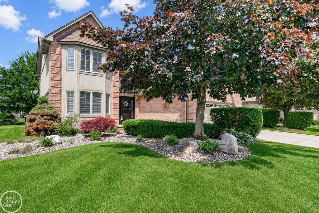 20415 Balmoral Drive, Macomb, MI 48044