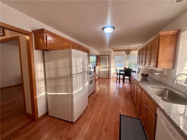 508 Quail Creek Drive, Odessa, MO 64076