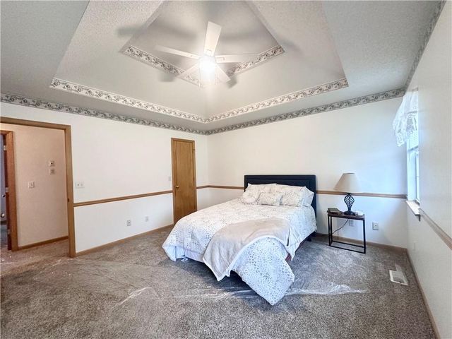 508 Quail Creek Drive, Odessa, MO 64076