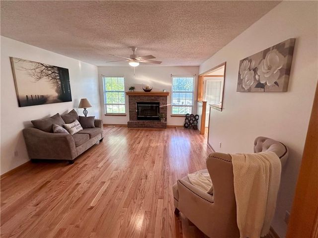 508 Quail Creek Drive, Odessa, MO 64076