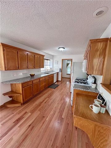 508 Quail Creek Drive, Odessa, MO 64076