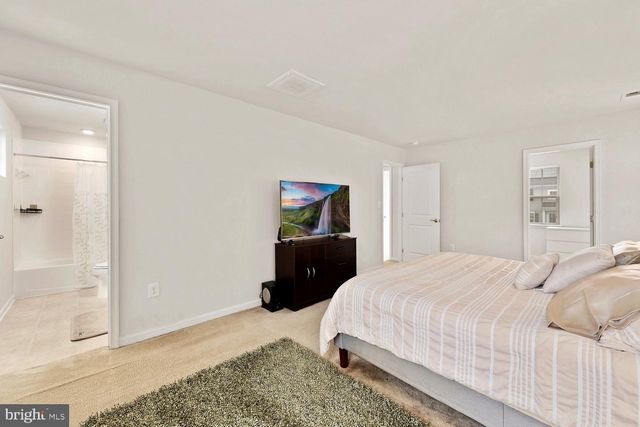 9103 WOOD CREEK CIR, Fredericksburg, VA 22407