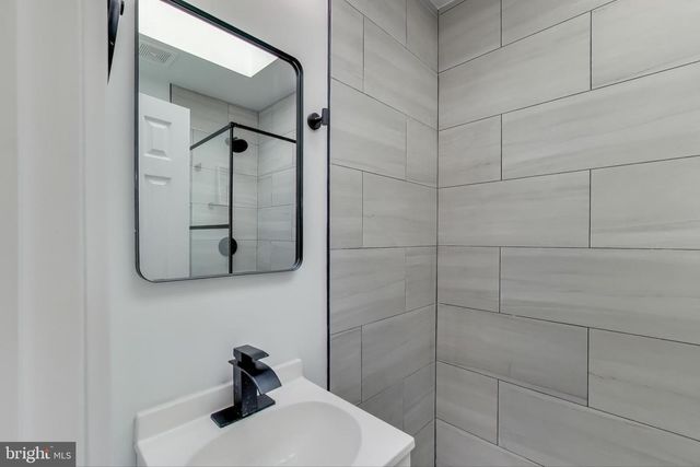 1721 L ST NE, Washington, DC 20002