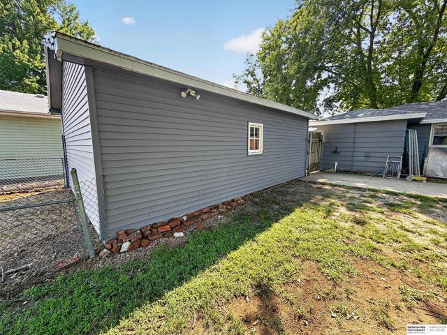 221 Voss Road, Grand Island, NE 68801