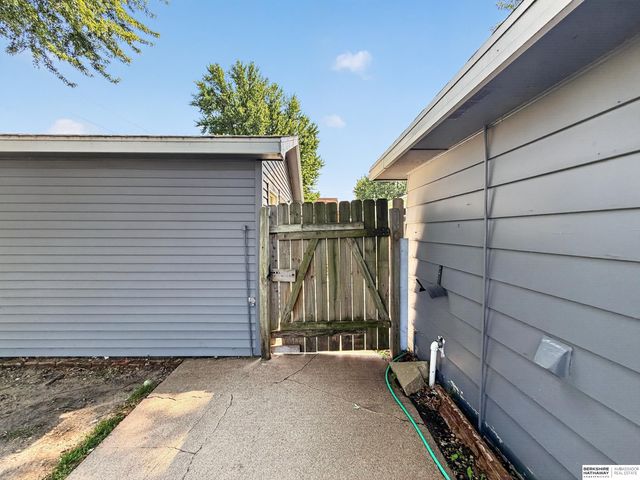221 Voss Road, Grand Island, NE 68801