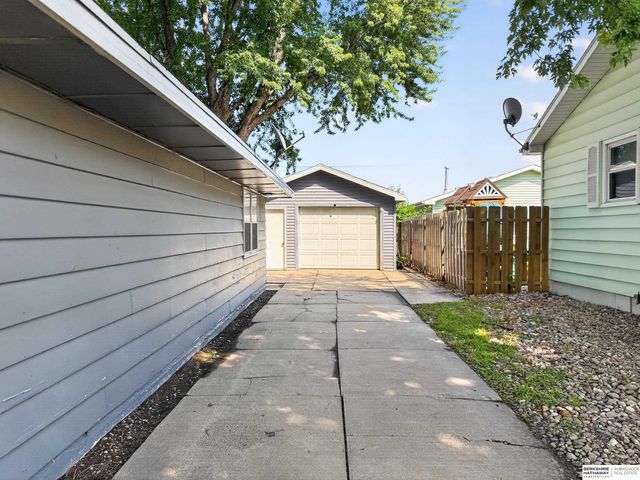 221 Voss Road, Grand Island, NE 68801