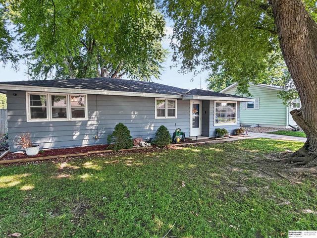 221 Voss Road, Grand Island, NE 68801