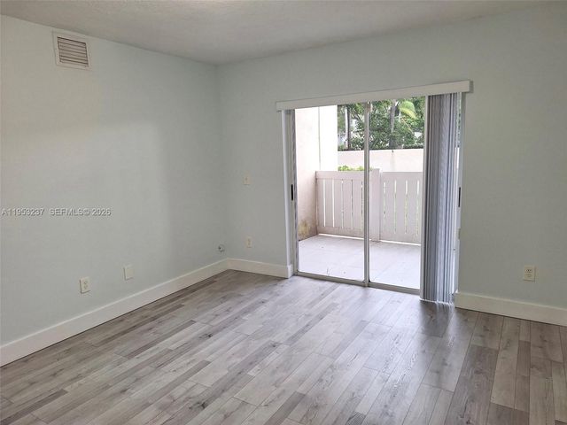 18810 NW 57th Ave 104, Hialeah, FL 33015