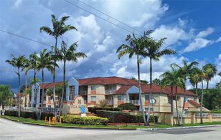 18810 NW 57th Ave 104, Hialeah, FL 33015