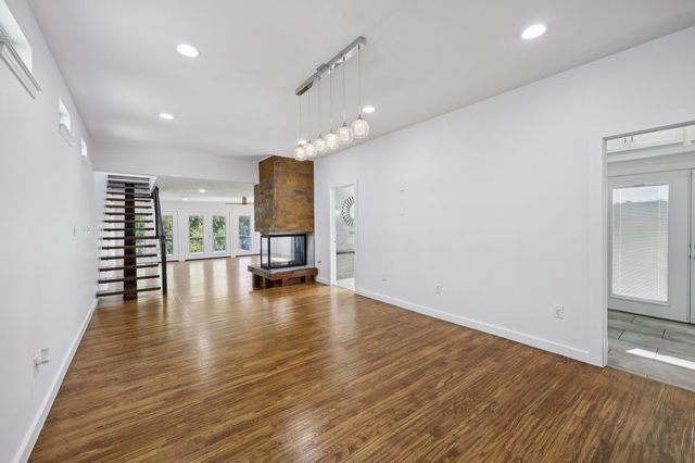 9918 Coldwater Circle, Dallas, TX 75228