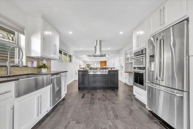 9918 Coldwater Circle, Dallas, TX 75228