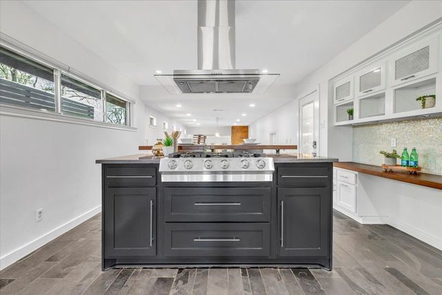 9918 Coldwater Circle, Dallas, TX 75228