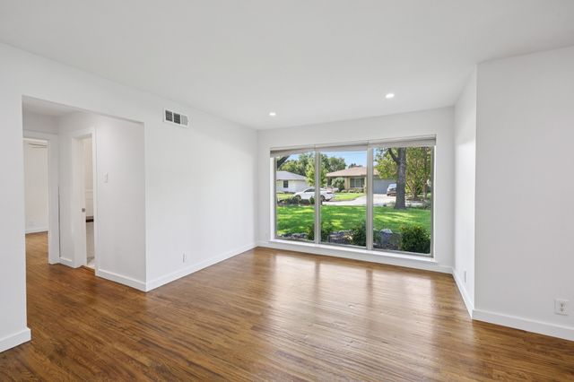 9918 Coldwater Circle, Dallas, TX 75228