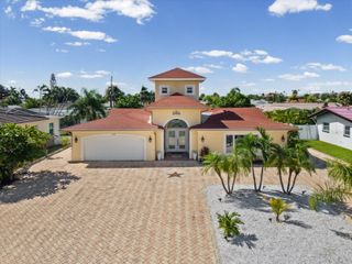 108 24TH STREET, Belleair Beach, FL 33786