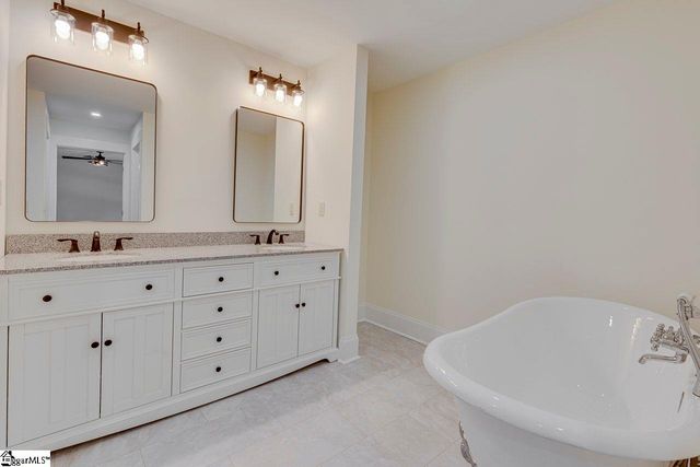 1041 Motlow School Road, Campobello, SC 29322
