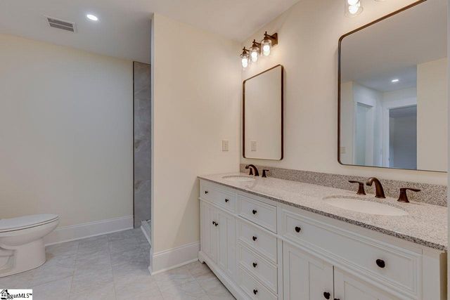1041 Motlow School Road, Campobello, SC 29322