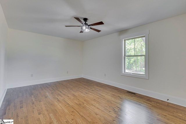 1041 Motlow School Road, Campobello, SC 29322