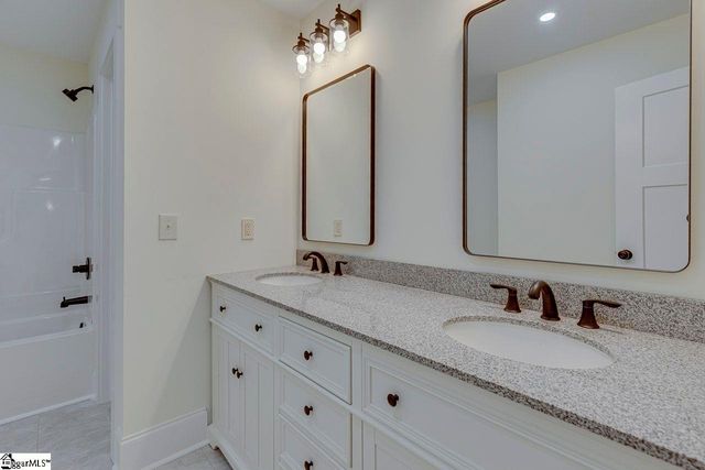 1041 Motlow School Road, Campobello, SC 29322