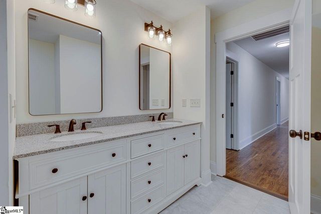 1041 Motlow School Road, Campobello, SC 29322