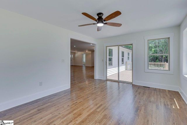 1041 Motlow School Road, Campobello, SC 29322