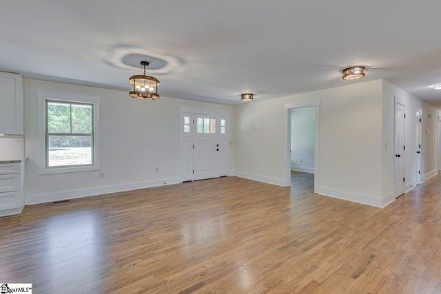 1041 Motlow School Road, Campobello, SC 29322