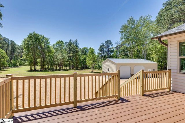 1041 Motlow School Road, Campobello, SC 29322
