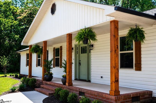 1041 Motlow School Road, Campobello, SC 29322