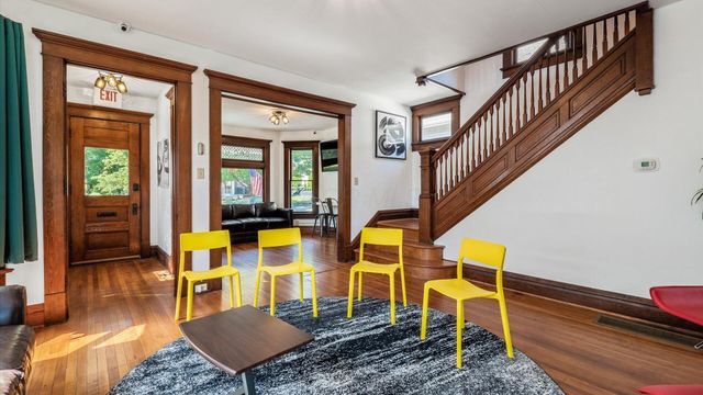 216 S Main Street, Granville, OH 43023