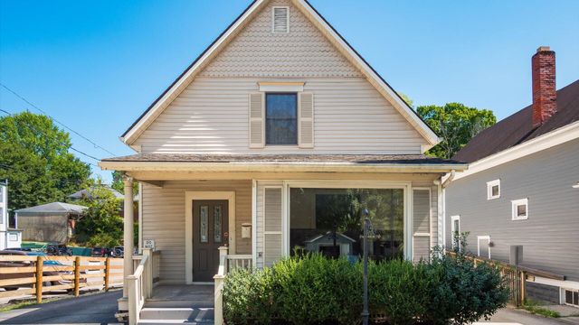 216 S Main Street, Granville, OH 43023