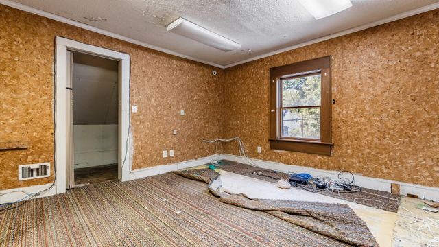 216 S Main Street, Granville, OH 43023