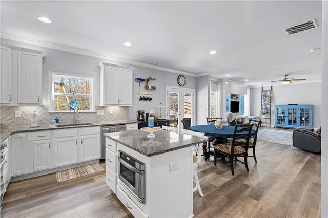 5834 Ridgedale Court, Gainesville, GA 30506