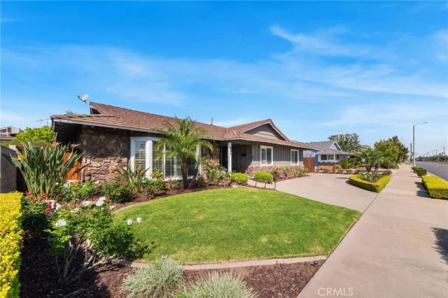 840 S Yorba, Orange, CA 92869