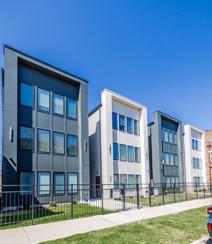 6044 S Eberhart Avenue, Chicago, IL 60637