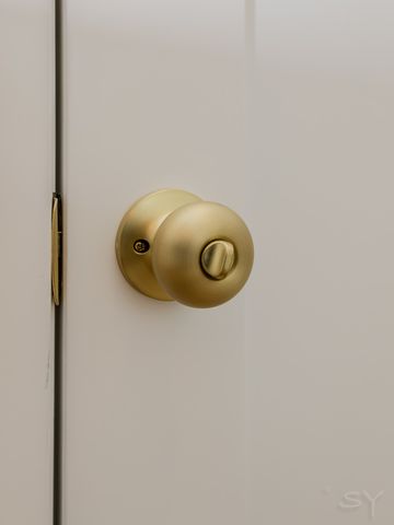 6044 S Eberhart Avenue, Chicago, IL 60637