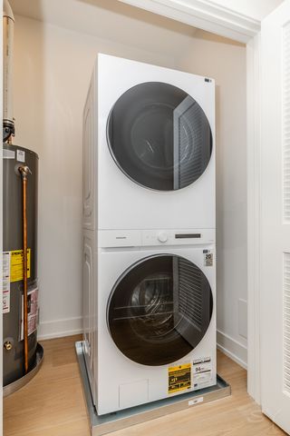 6044 S Eberhart Avenue, Chicago, IL 60637