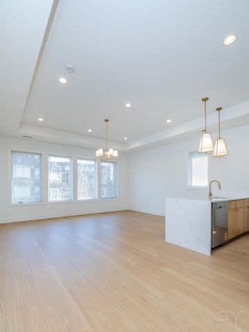 6044 S Eberhart Avenue, Chicago, IL 60637