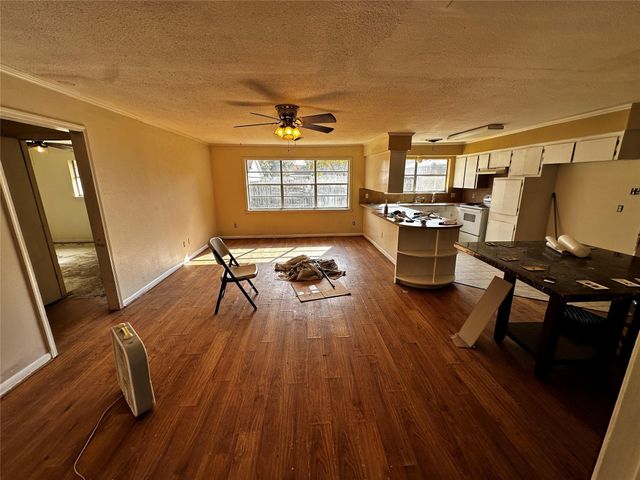 903 Elmwood Drive, Baytown, TX 77520