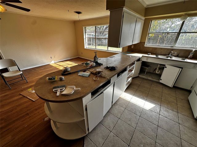 903 Elmwood Drive, Baytown, TX 77520