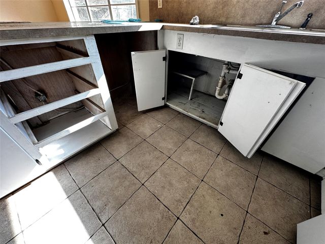 903 Elmwood Drive, Baytown, TX 77520