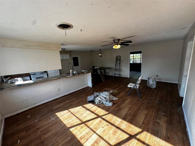 903 Elmwood Drive, Baytown, TX 77520