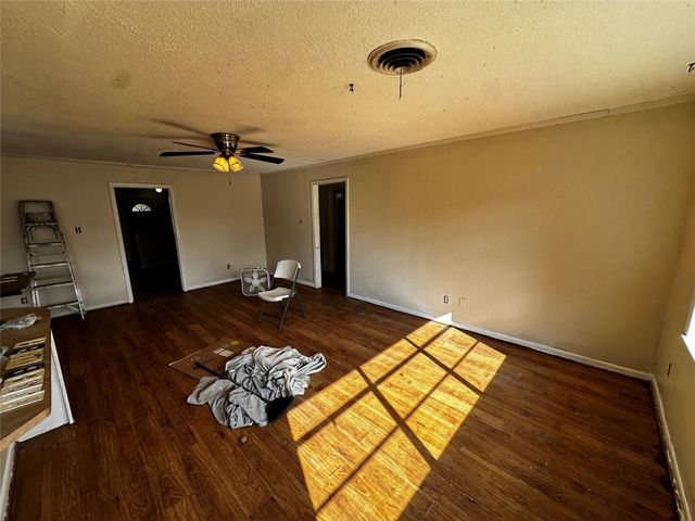 903 Elmwood Drive, Baytown, TX 77520