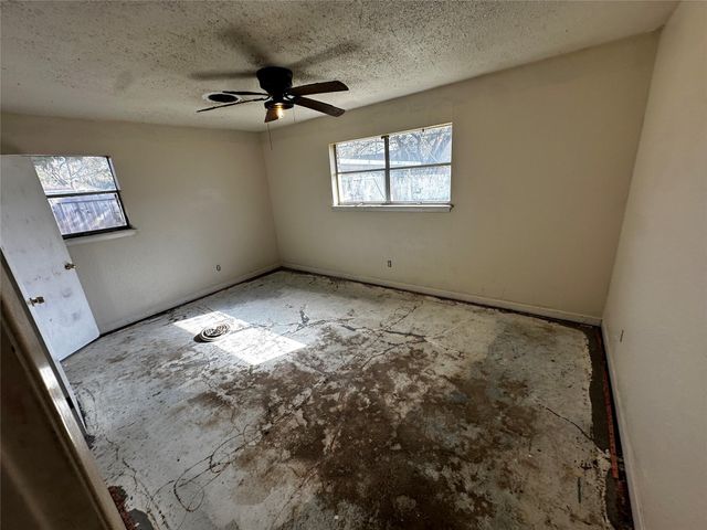 903 Elmwood Drive, Baytown, TX 77520