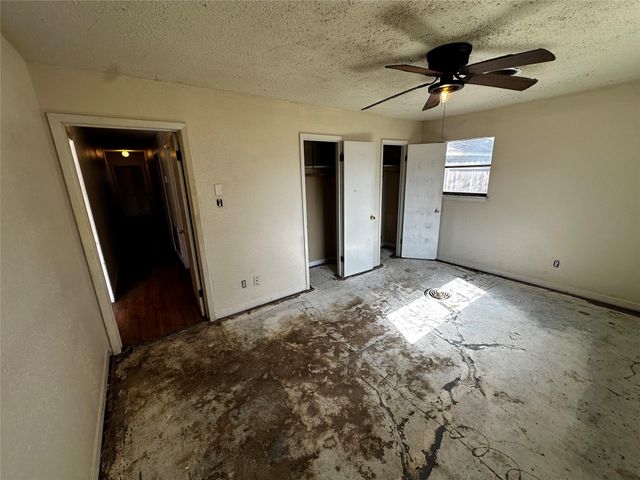 903 Elmwood Drive, Baytown, TX 77520