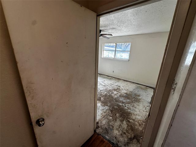 903 Elmwood Drive, Baytown, TX 77520