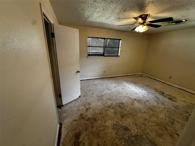 903 Elmwood Drive, Baytown, TX 77520