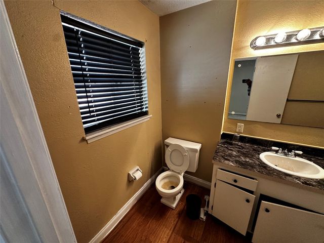 903 Elmwood Drive, Baytown, TX 77520